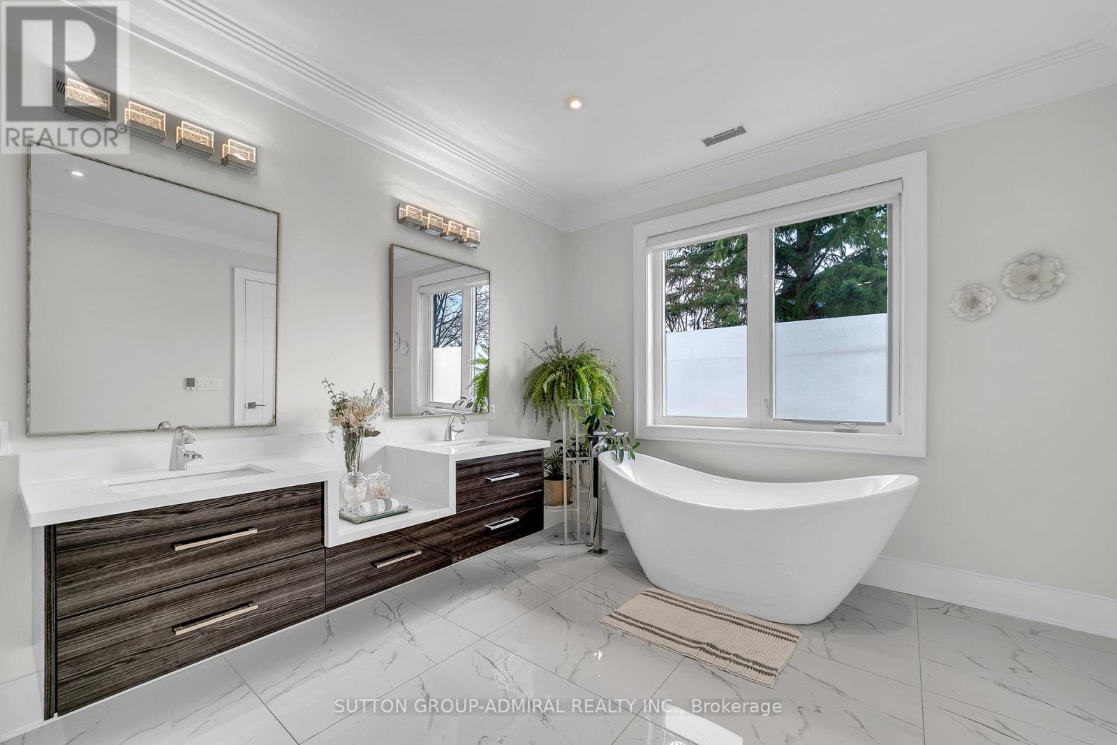 176 Rumble Avenue, Richmond Hill, Ontario  L4C 4G4 - Photo 38 - N13049266