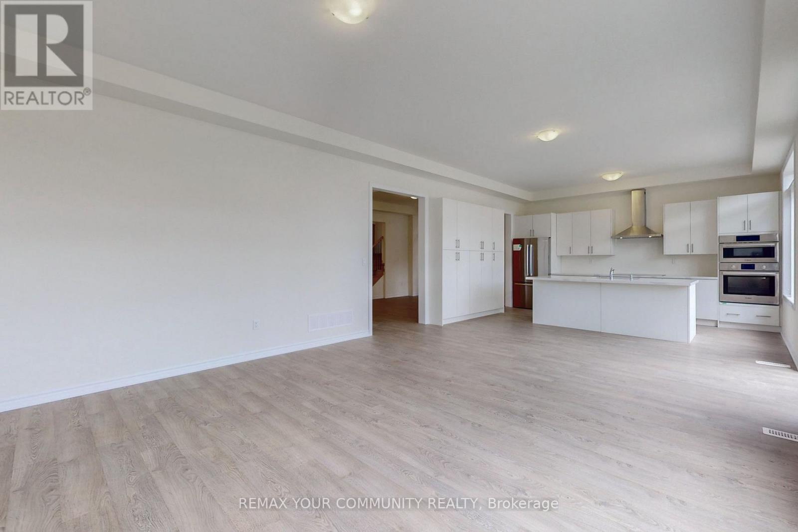 105 Halldorson Avenue, Aurora, Ontario  L4G 7B6 - Photo 10 - N13049430