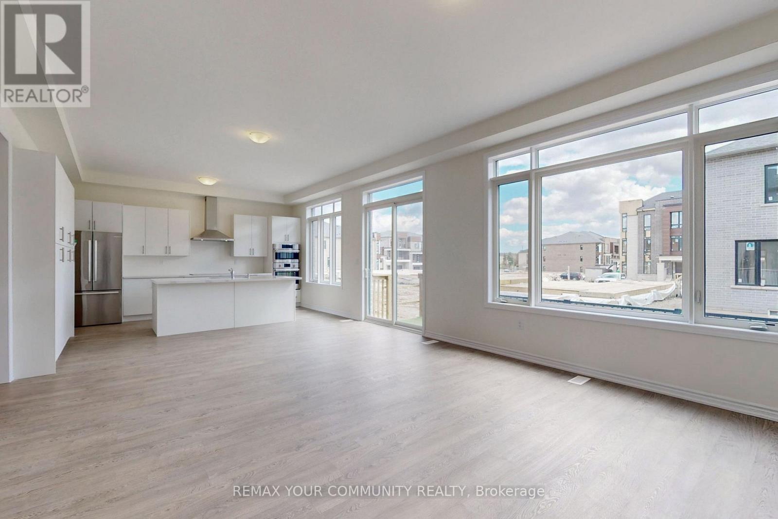 105 Halldorson Avenue, Aurora, Ontario  L4G 7B6 - Photo 11 - N13049430