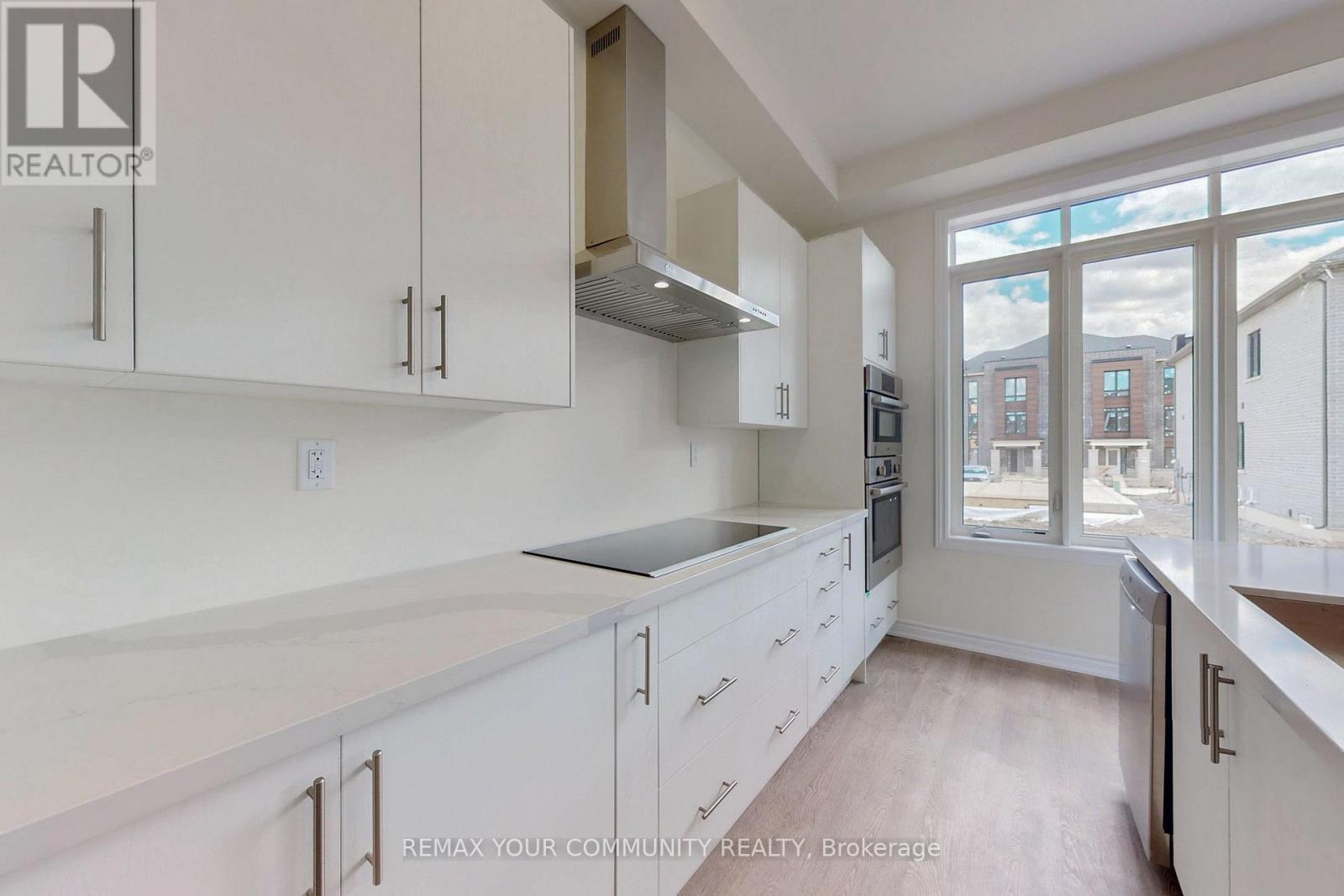 105 Halldorson Avenue, Aurora, Ontario  L4G 7B6 - Photo 14 - N13049430