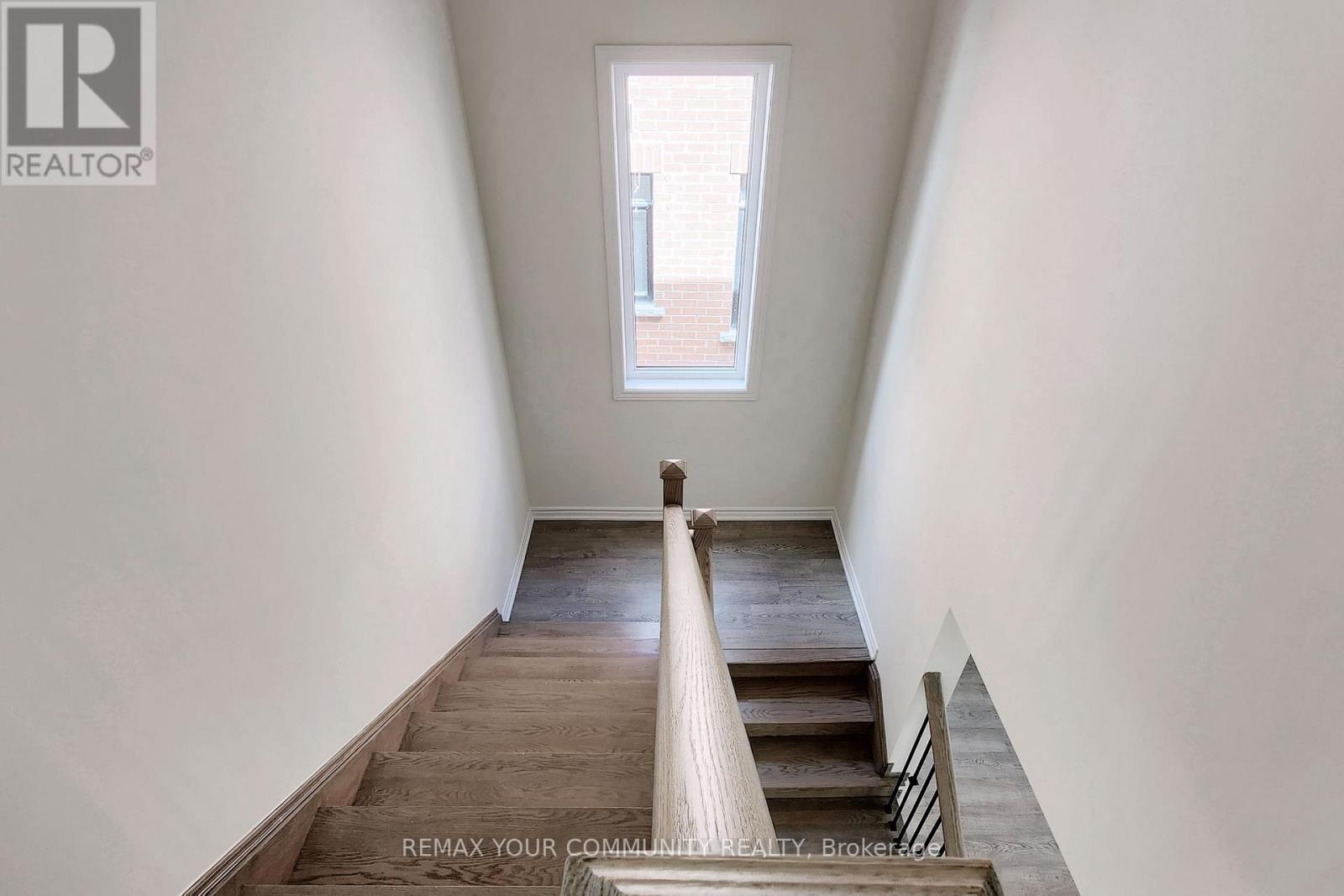 105 Halldorson Avenue, Aurora, Ontario  L4G 7B6 - Photo 17 - N13049430