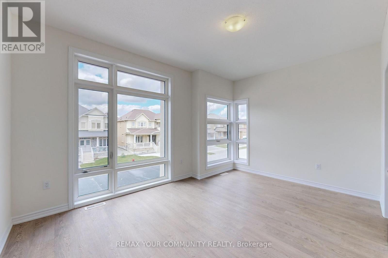 105 Halldorson Avenue, Aurora, Ontario  L4G 7B6 - Photo 24 - N13049430