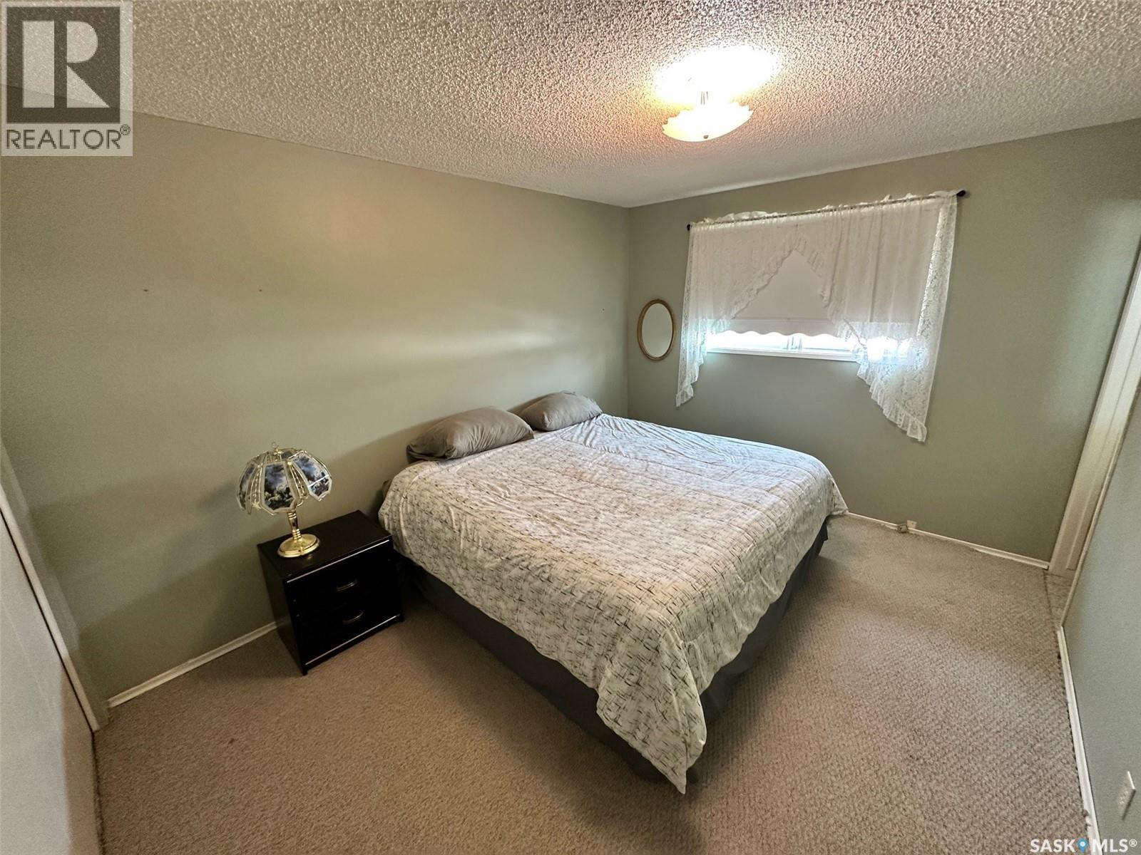 736 Hudson Crescent, Hudson Bay, Saskatchewan  S0E 0Y0 - Photo 10 - SK034068