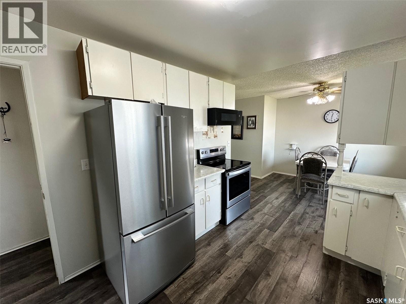 736 Hudson Crescent, Hudson Bay, Saskatchewan  S0E 0Y0 - Photo 4 - SK034068