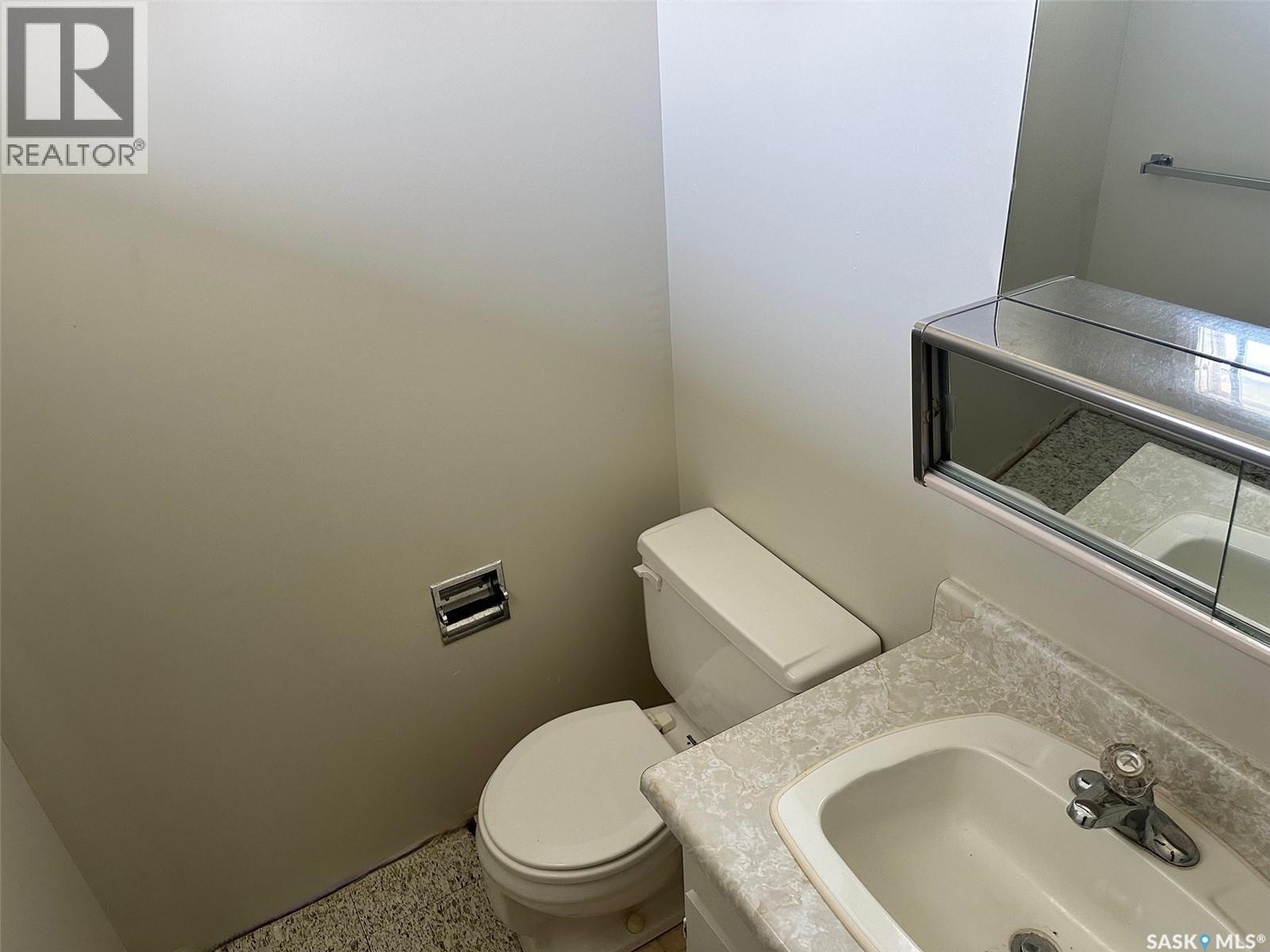 736 Hudson Crescent, Hudson Bay, Saskatchewan  S0E 0Y0 - Photo 8 - SK034068