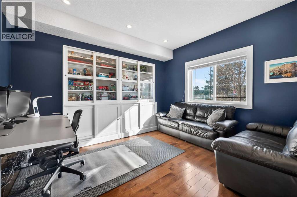 7104 36 Avenue NW, Calgary, Alberta  T3B 1T8 - Photo 4 - A2292184