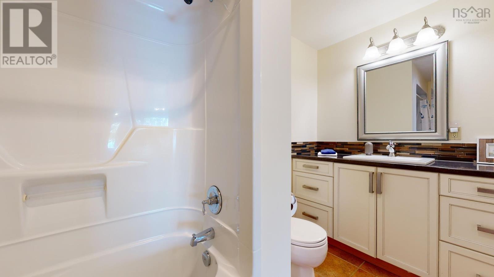 1033 Heckmans Island Rd, Heckmans Island, Nova Scotia  B0J 2C0 - Photo 38 - 202608653