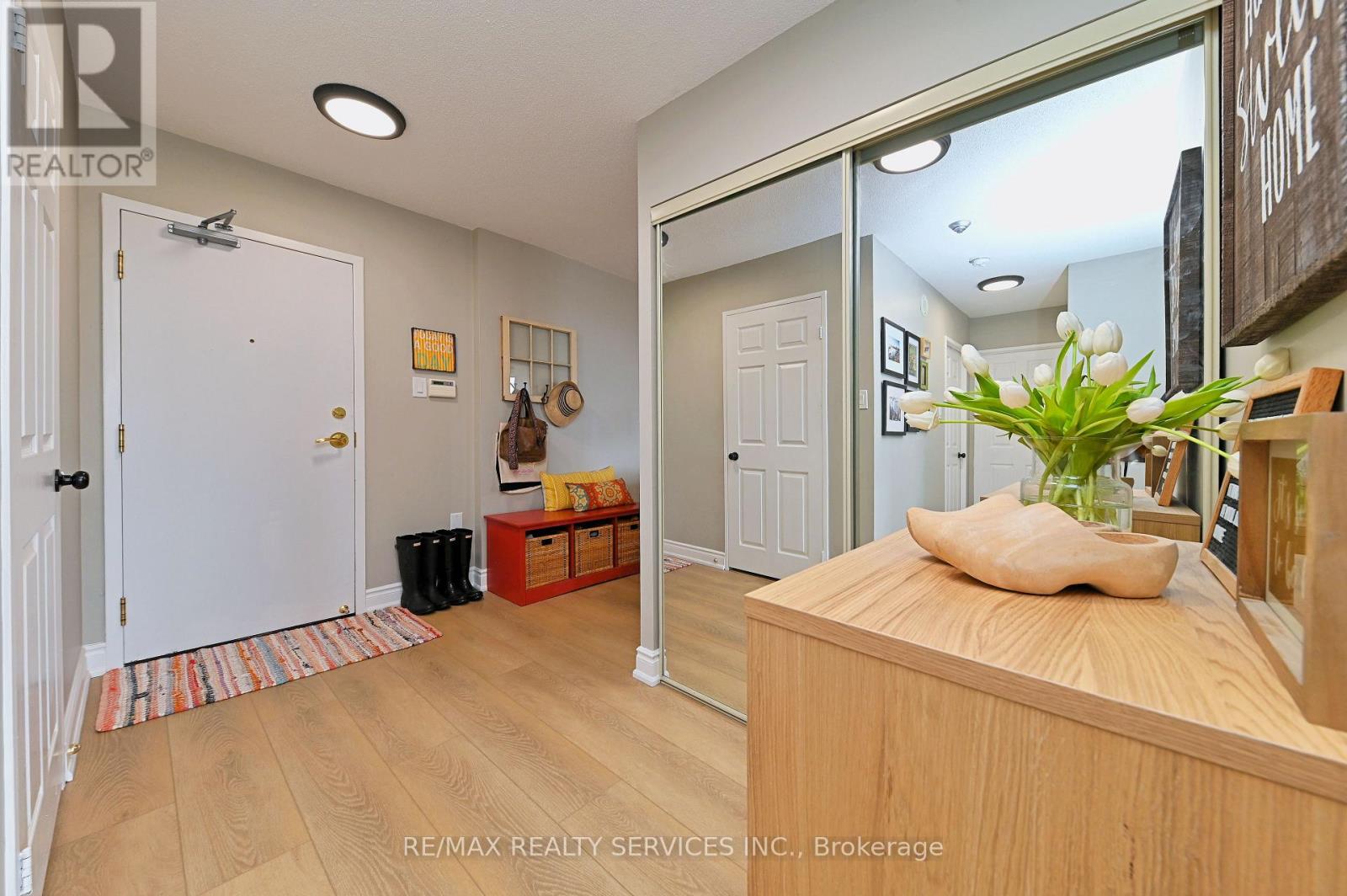 905 - 20 Cherrytree Drive, Brampton, Ontario  L6Y 3V1 - Photo 2 - W13049208