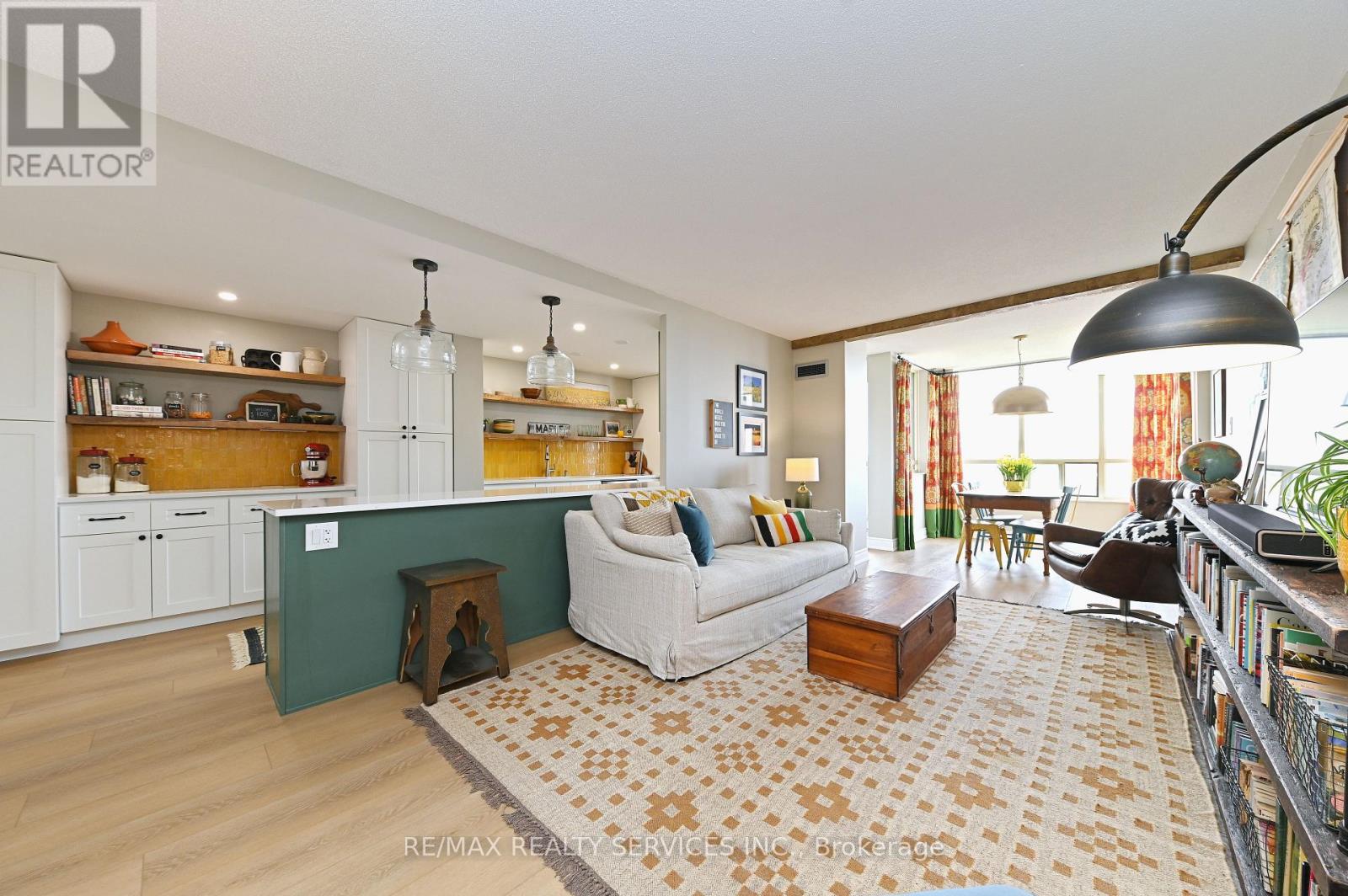 905 - 20 Cherrytree Drive, Brampton, Ontario  L6Y 3V1 - Photo 5 - W13049208