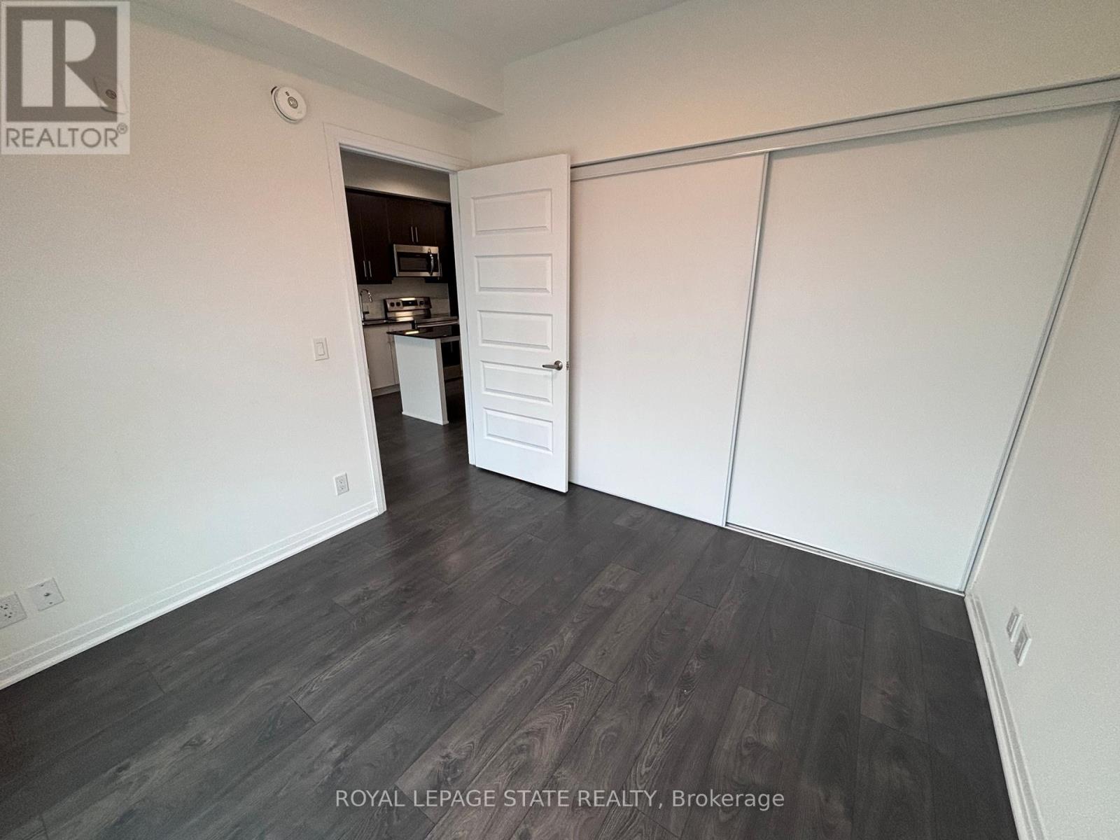 417 - 128 Grovewood Common, Oakville, Ontario  L9H 0X3 - Photo 10 - W13049220