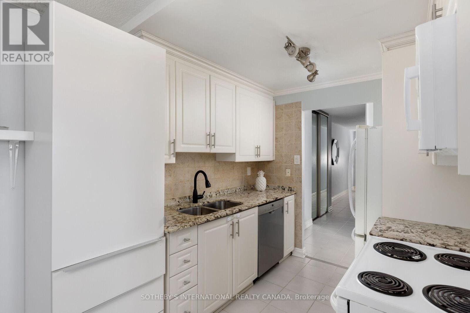 1103 - 1515 Lakeshore Road E, Mississauga, Ontario  L5E 3E3 - Photo 16 - W13049246