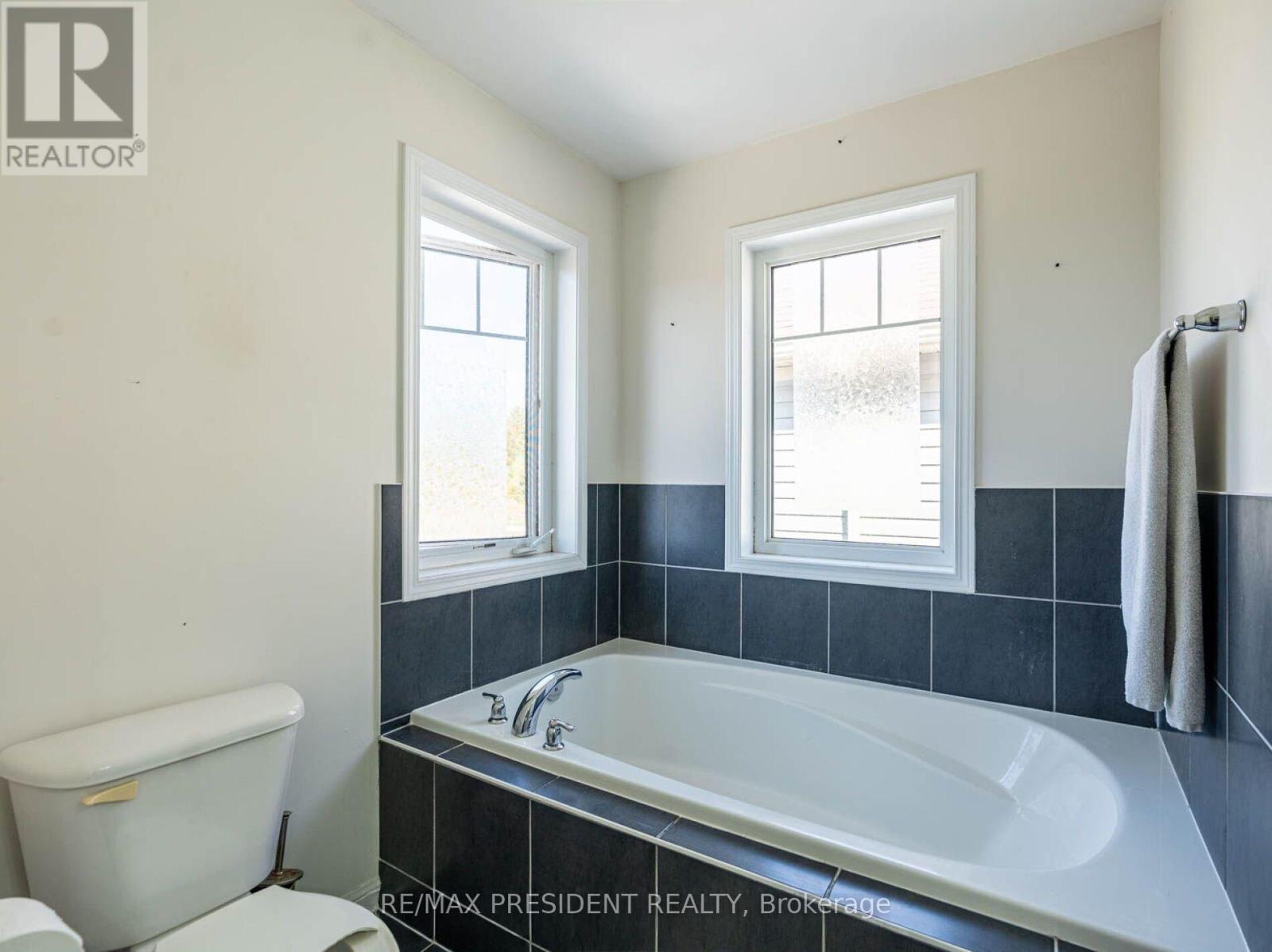 Upper - 46 Old Cleeve Crescent N, Brampton, Ontario  L7A 0T5 - Photo 17 - W13049256