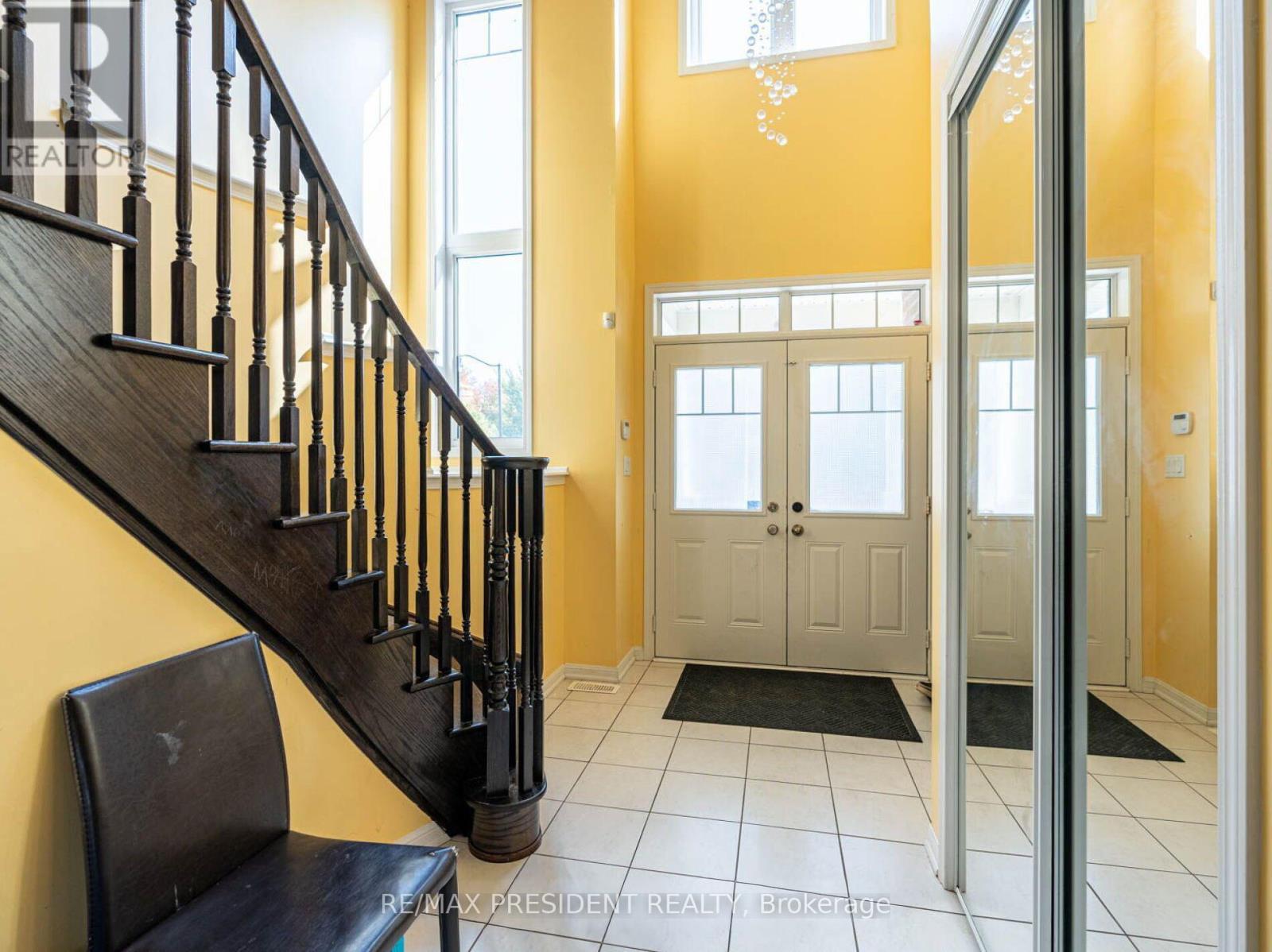 Upper - 46 Old Cleeve Crescent N, Brampton, Ontario  L7A 0T5 - Photo 2 - W13049256