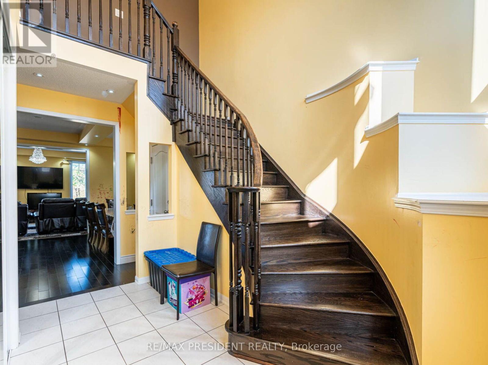 Upper - 46 Old Cleeve Crescent N, Brampton, Ontario  L7A 0T5 - Photo 4 - W13049256