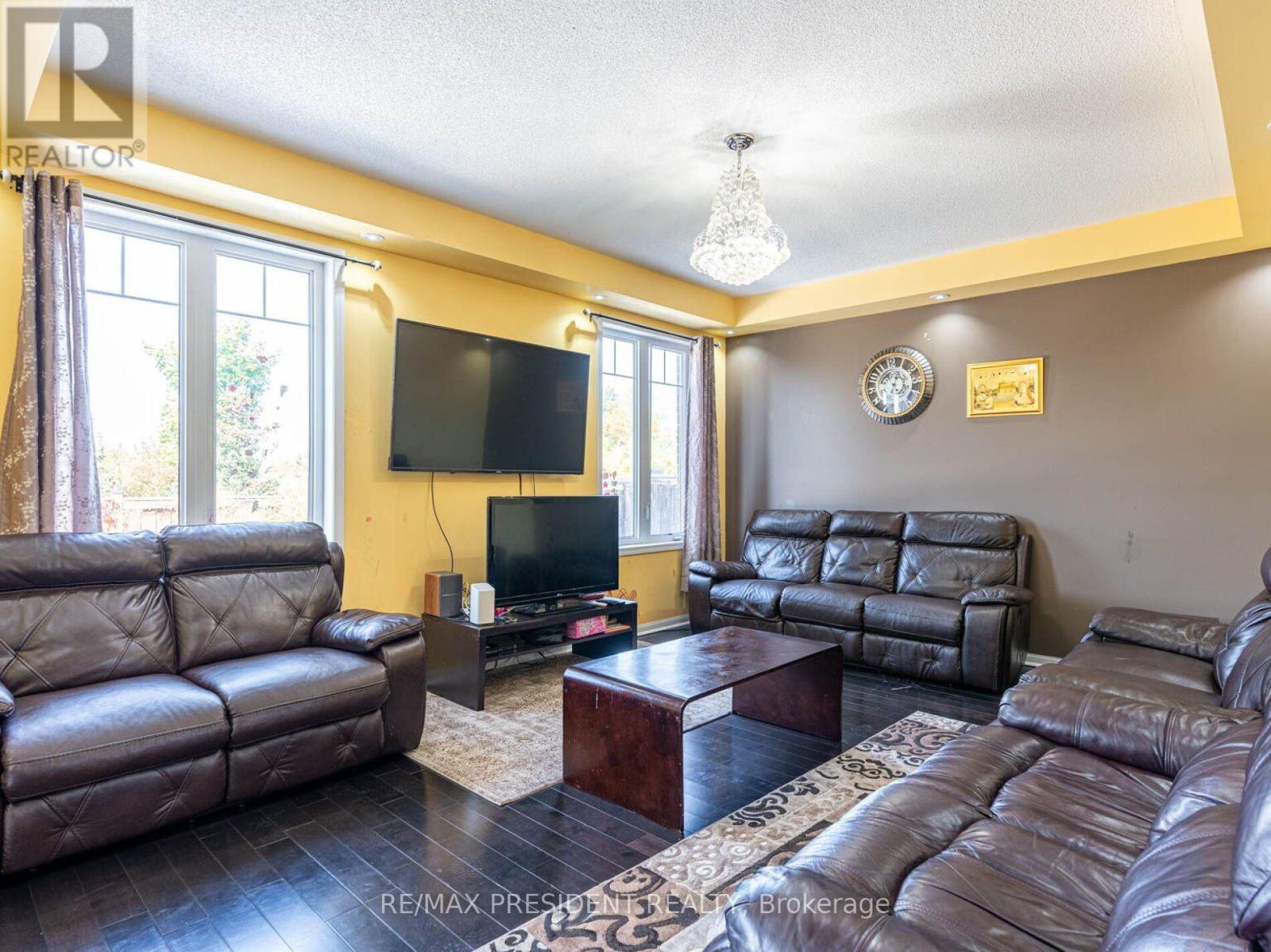 Upper - 46 Old Cleeve Crescent N, Brampton, Ontario  L7A 0T5 - Photo 5 - W13049256