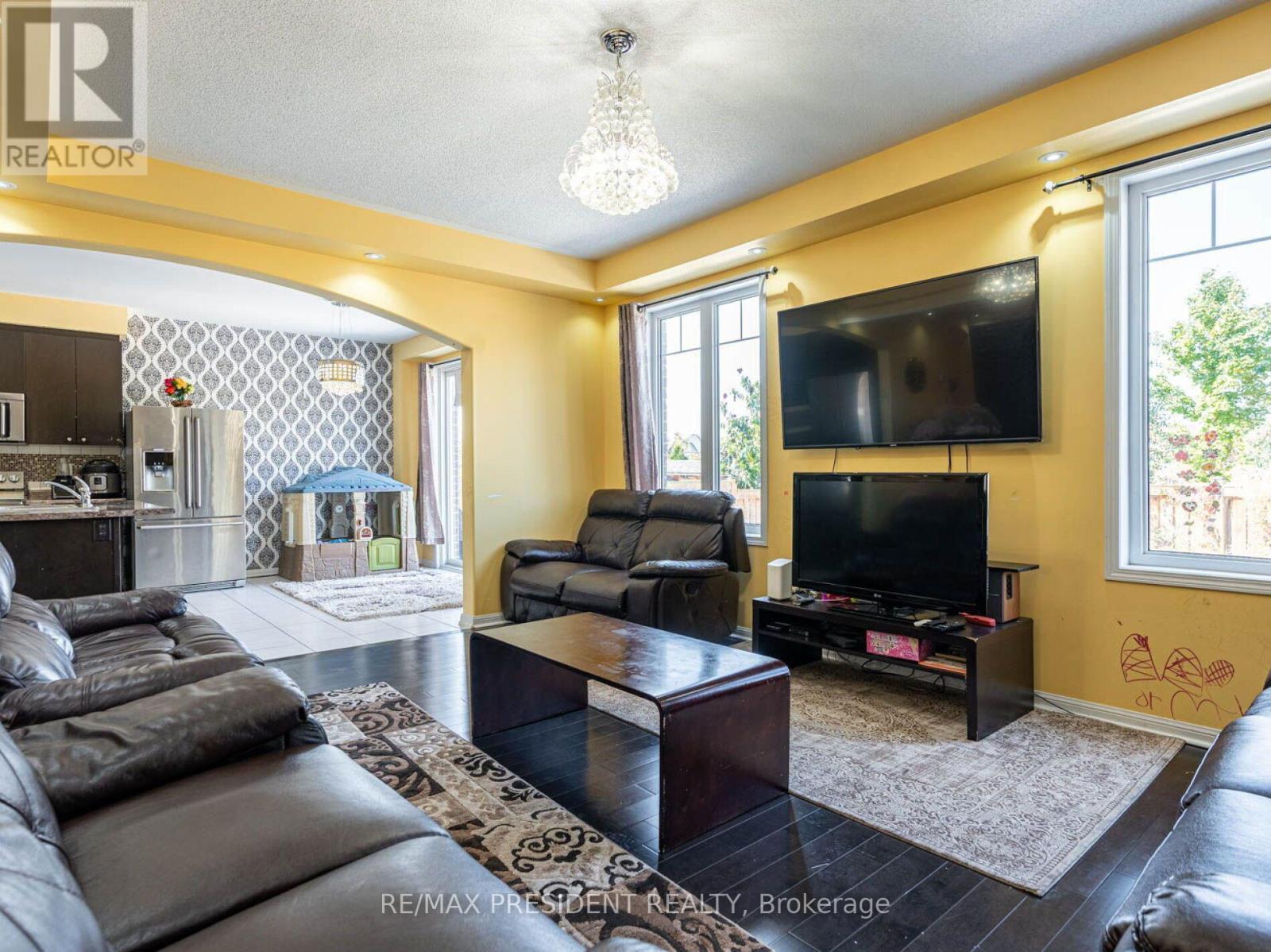 Upper - 46 Old Cleeve Crescent N, Brampton, Ontario  L7A 0T5 - Photo 9 - W13049256