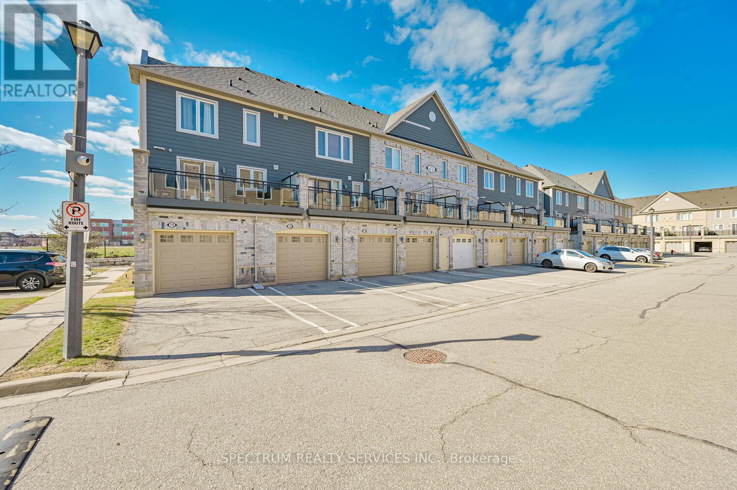 23 - 60 Fairwood Circle, Brampton, Ontario  L6R 0Y6 - Photo 5 - W13049284