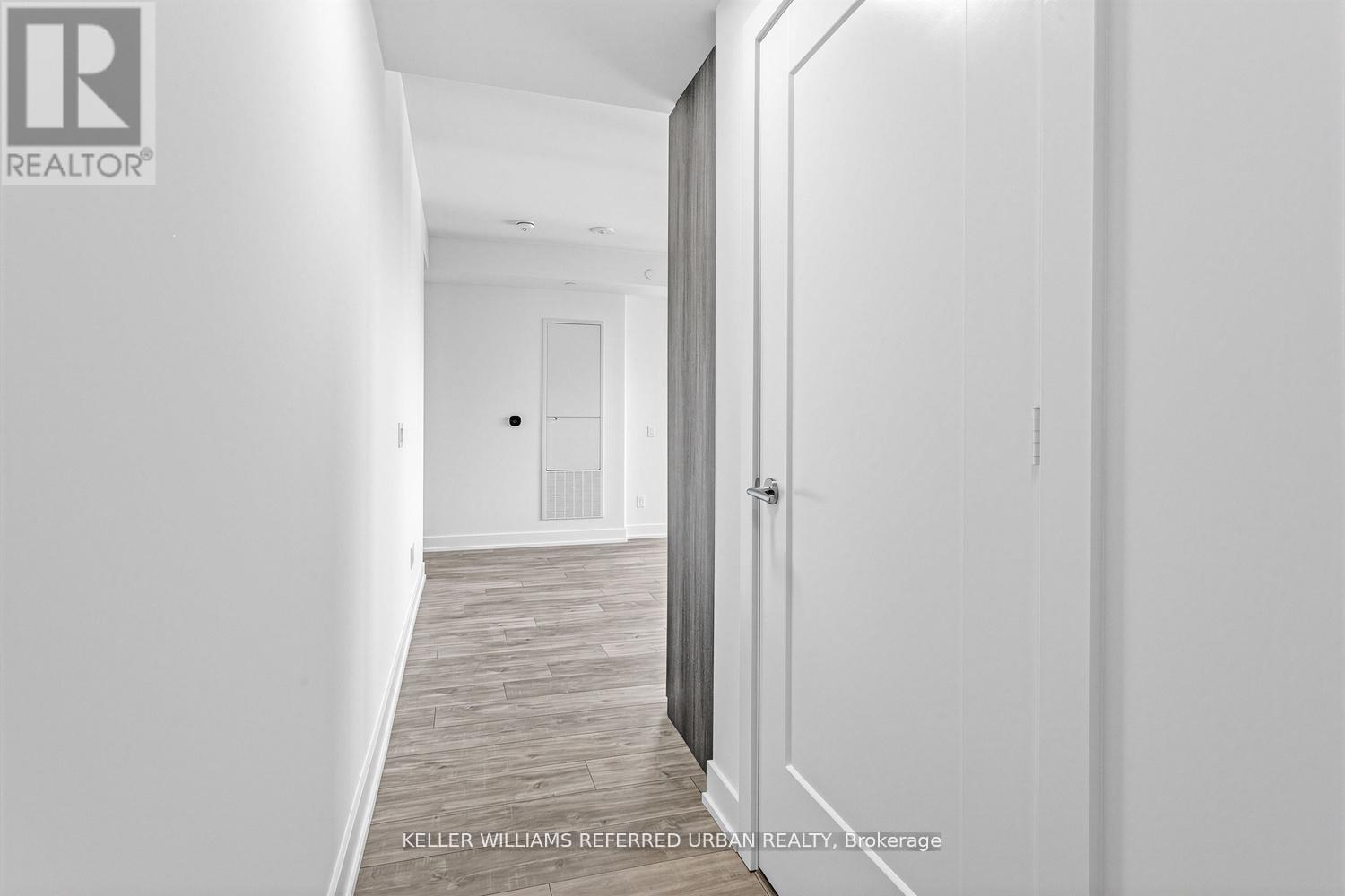 2112 - 60 Central Park Roadway, Toronto, Ontario  M9A 0E6 - Photo 4 - W13049328