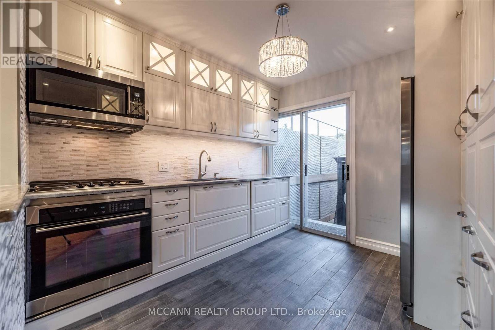 Main&2 - 367 Harvie Avenue, Toronto, Ontario  M6E 4L7 - Photo 11 - W13049396