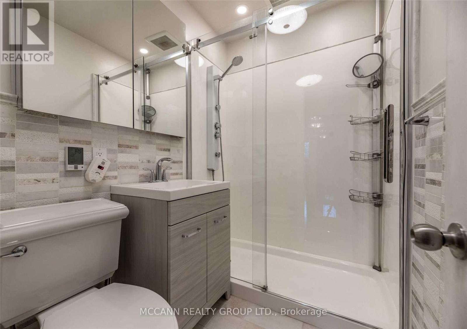 Main&2 - 367 Harvie Avenue, Toronto, Ontario  M6E 4L7 - Photo 18 - W13049396