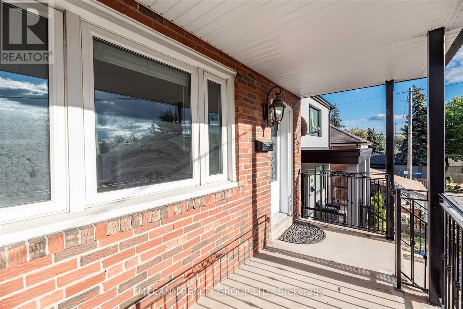 Main&2 - 367 Harvie Avenue, Toronto, Ontario  M6E 4L7 - Photo 4 - W13049396