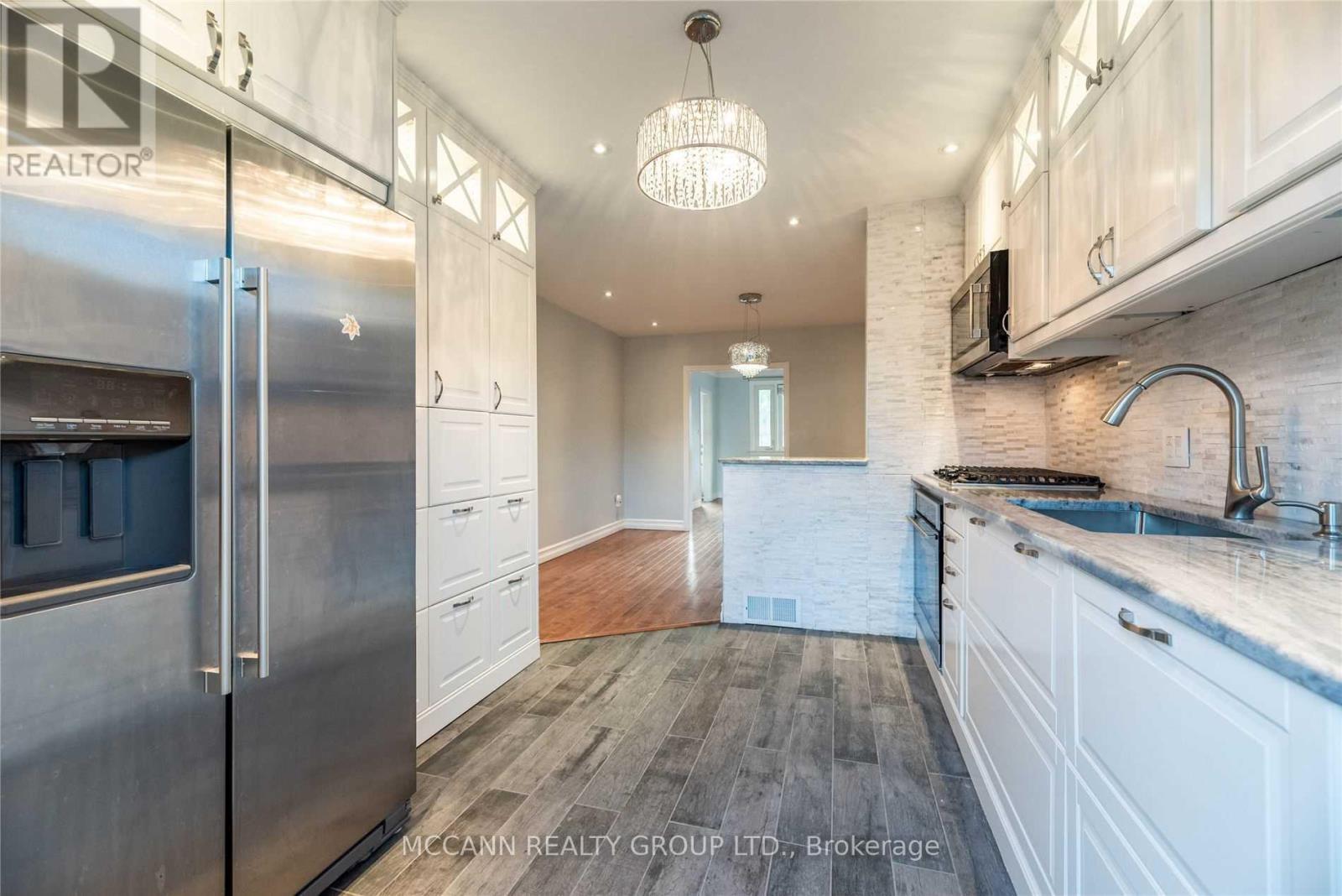 Main&2 - 367 Harvie Avenue, Toronto, Ontario  M6E 4L7 - Photo 9 - W13049396