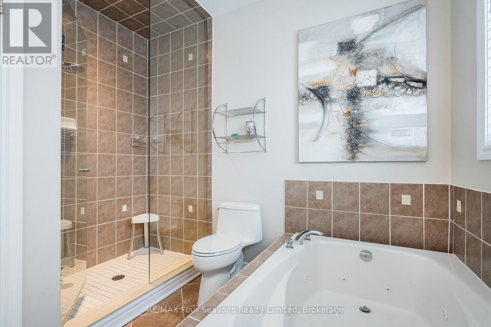 64 Waterview Road, Wasaga Beach, Ontario  L9Z 0E9 - Photo 12 - S12782282