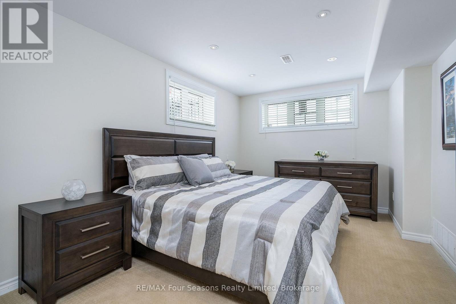 64 Waterview Road, Wasaga Beach, Ontario  L9Z 0E9 - Photo 17 - S12782282