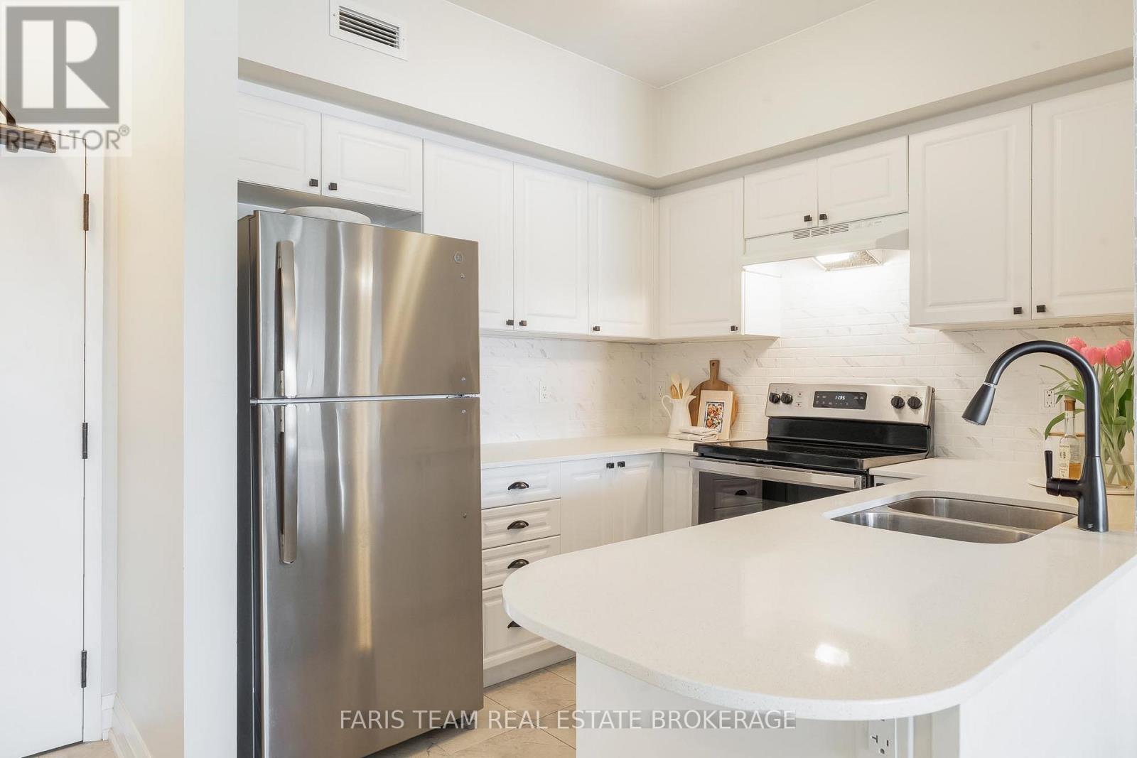 207 - 54 Koda Street, Barrie, Ontario  L9J 0J6 - Photo 12 - S12792424