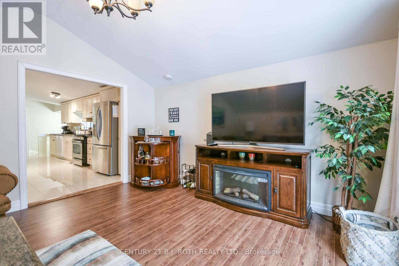 991 Shore Lane, Wasaga Beach, Ontario  L9Z 2B4 - Photo 35 - S12914596