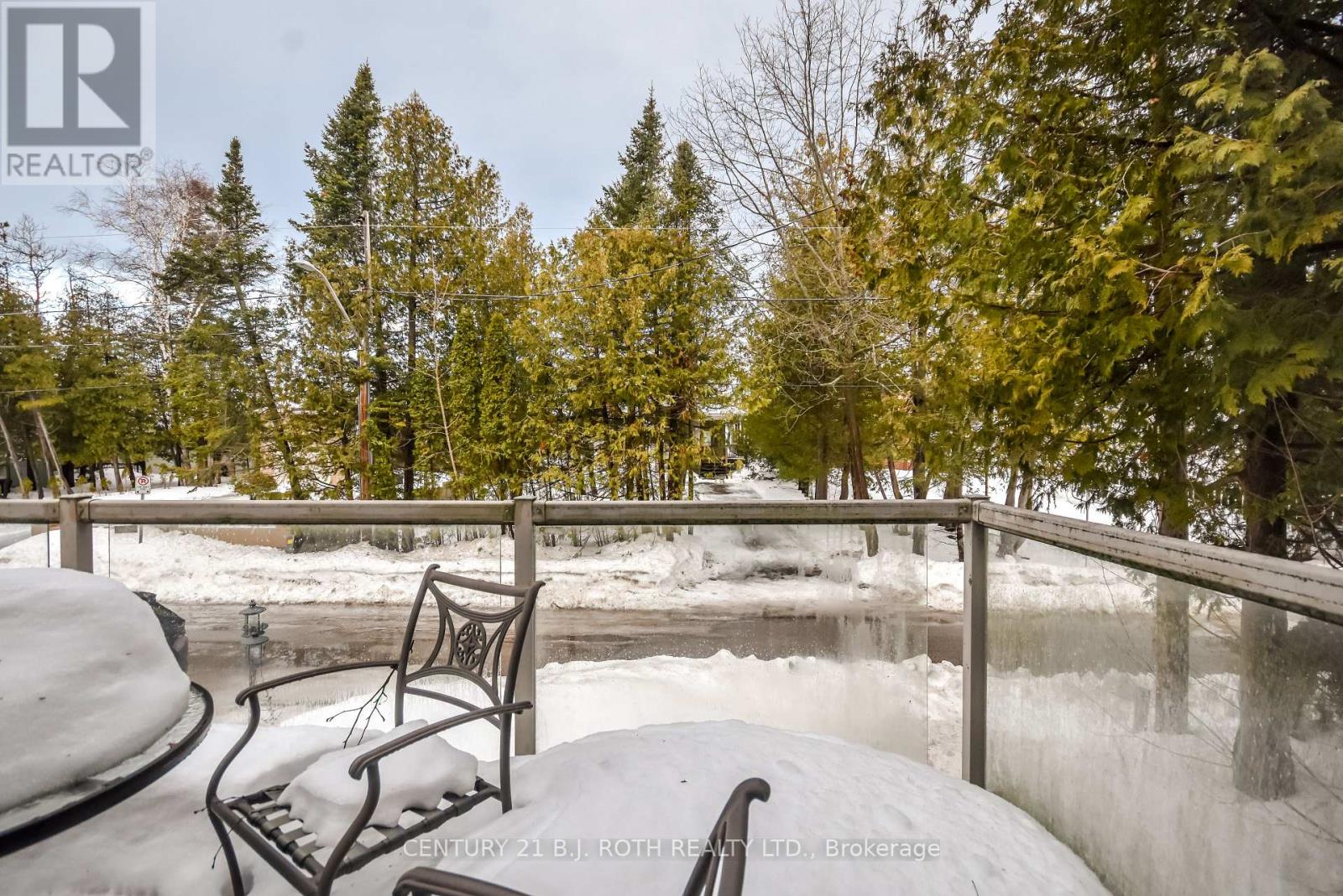 991 Shore Lane, Wasaga Beach, Ontario  L9Z 2B4 - Photo 37 - S12914596