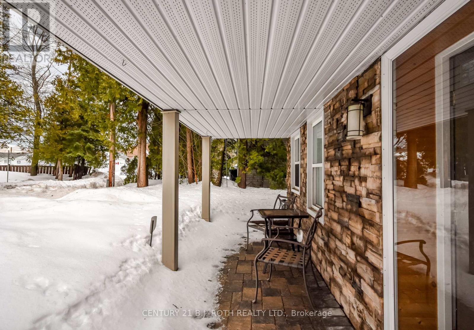 991 Shore Lane, Wasaga Beach, Ontario  L9Z 2B4 - Photo 8 - S12914596