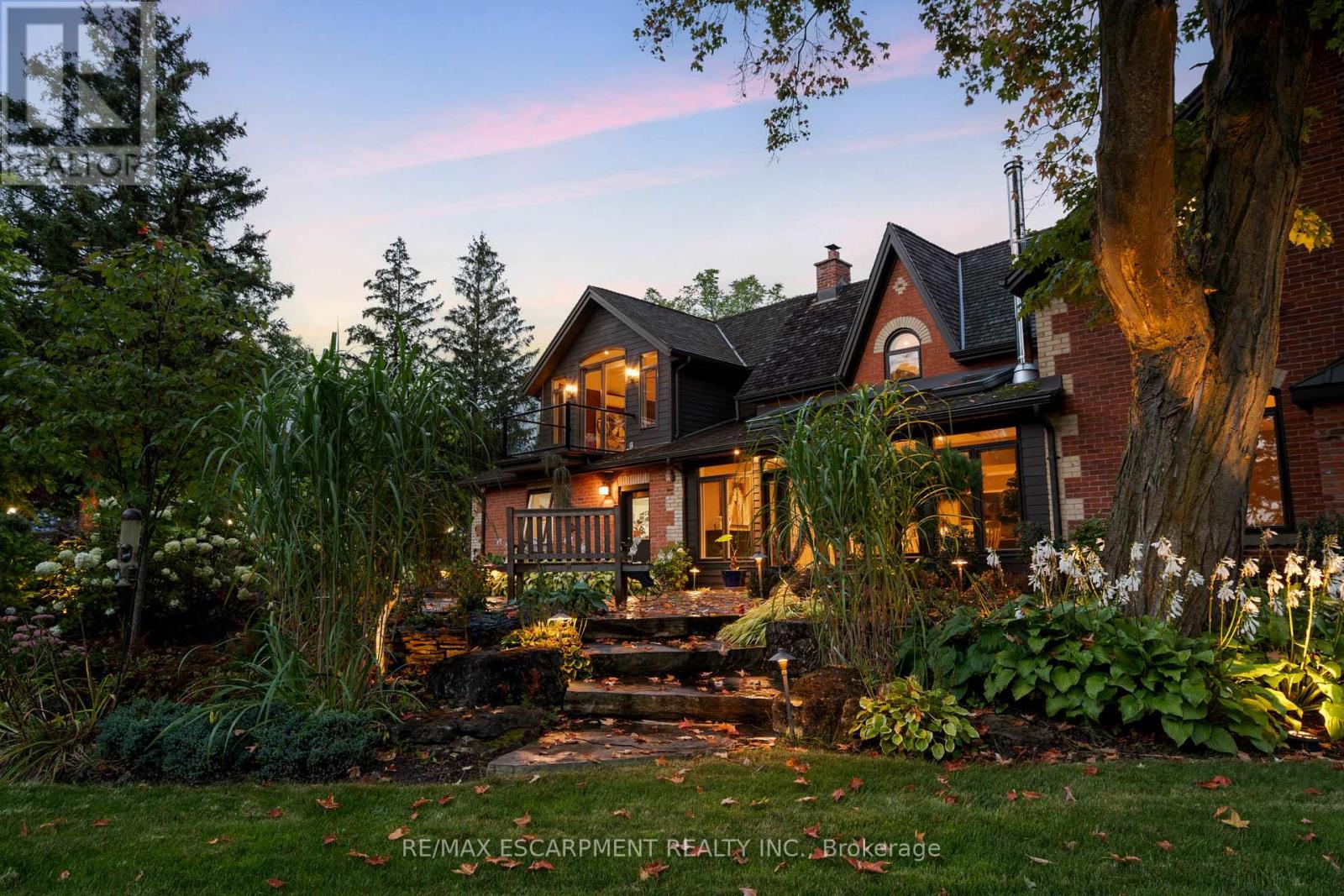 1399 Safari Road, Hamilton, Ontario  L8B 1S6 - Photo 3 - X13049332