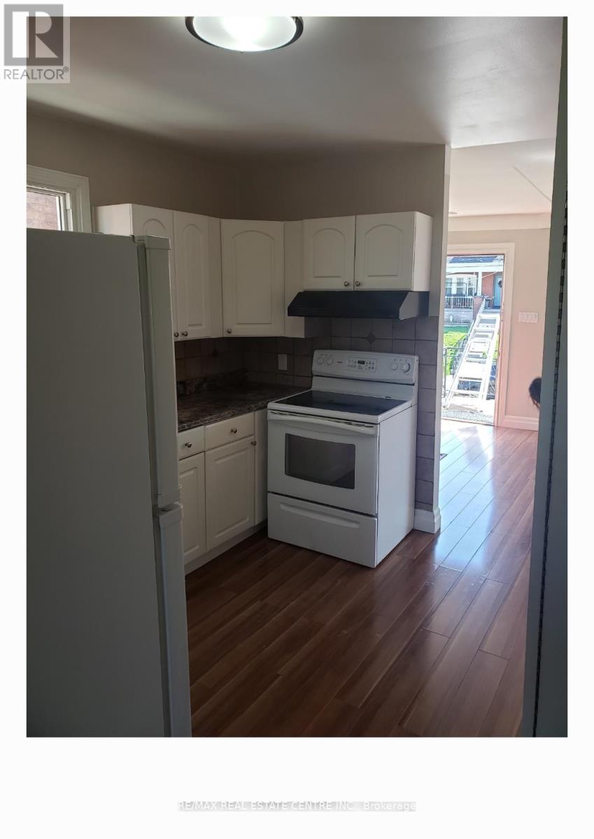 Main Level - 519 Catharine Street N, Hamilton, Ontario  L8L 4V3 - Photo 5 - X13049336