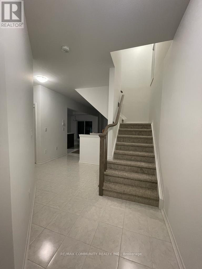 189 Bur Oak Drive, Thorold, Ontario  L2V 0L7 - Photo 3 - X13049414