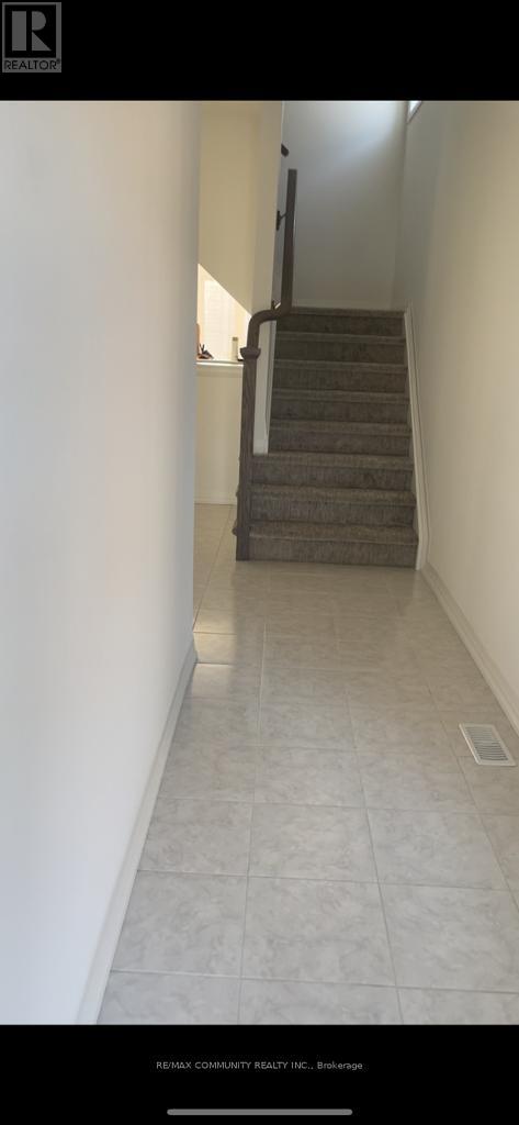 189 Bur Oak Drive, Thorold, Ontario  L2V 0L7 - Photo 4 - X13049414