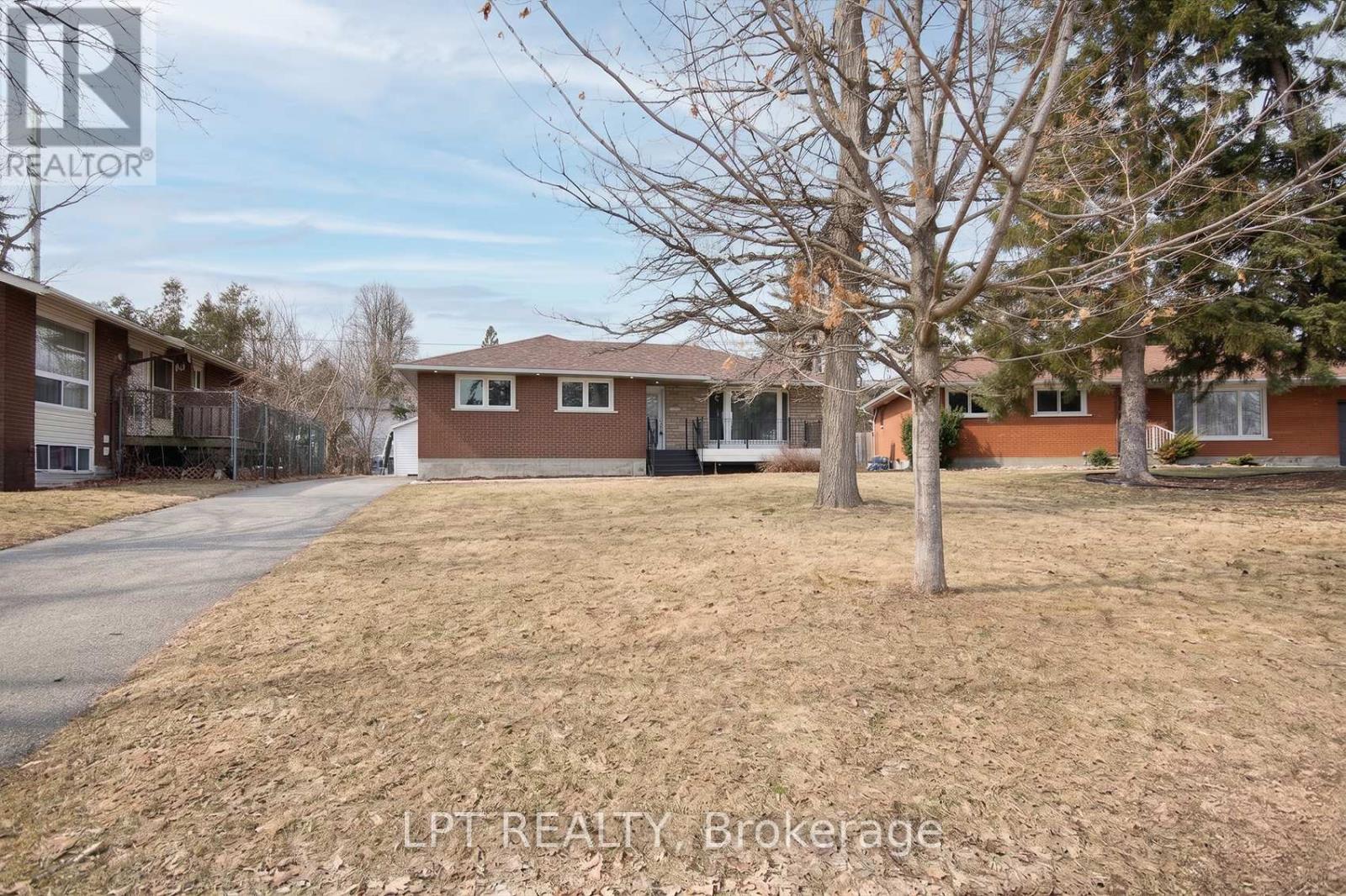 2317 ELMIRA DRIVE, Ottawa, Ontario