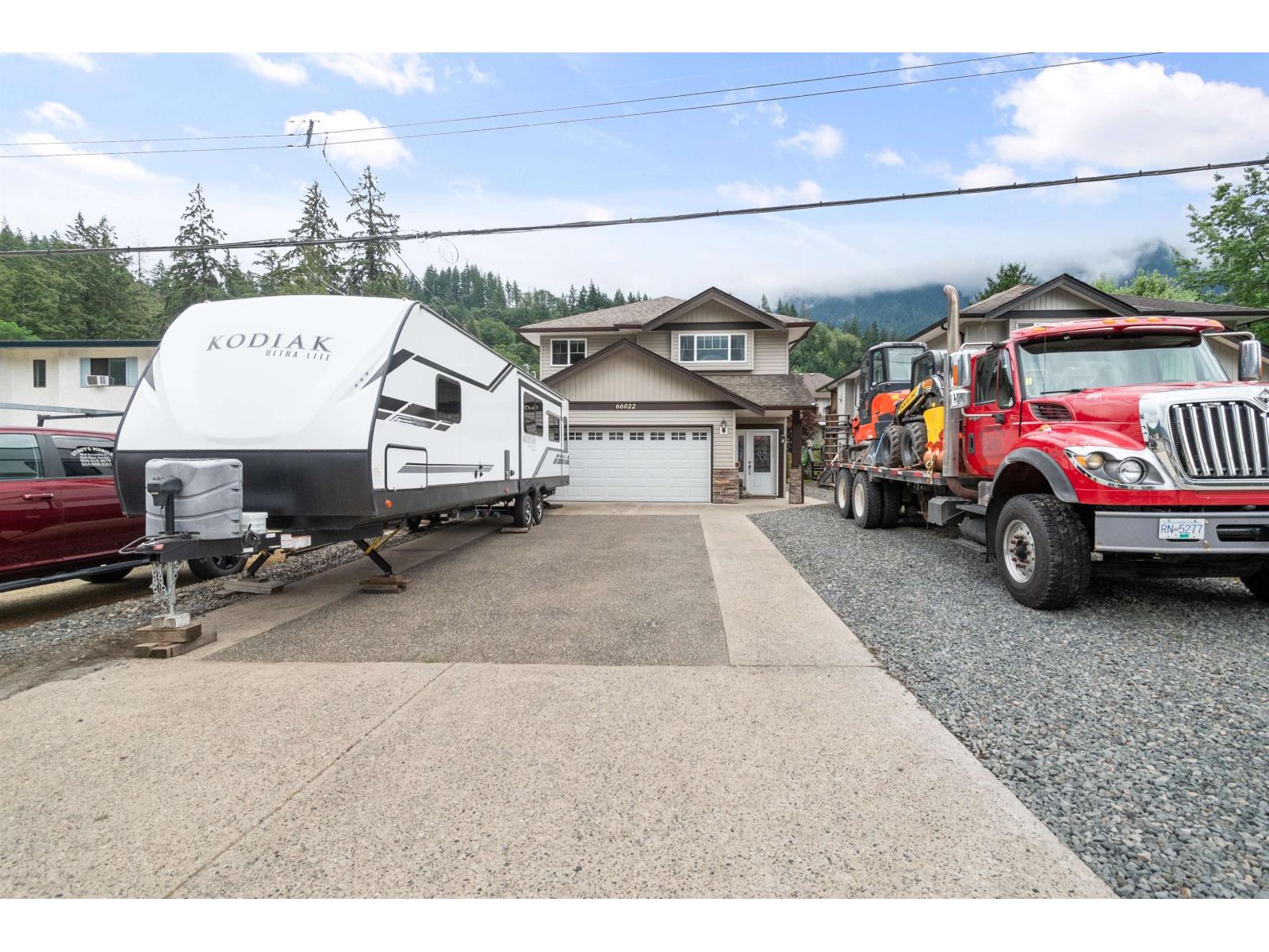 66022 Park Avenue, Kawkawa Lake, Hope, British Columbia  V0X 1L1 - Photo 2 - R3096974