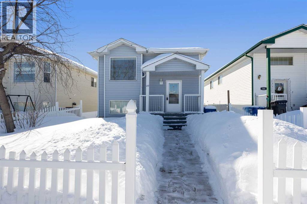 129 Lightbown Way, Fort Mcmurray, Alberta  T9K 2R1 - Photo 1 - A2293683