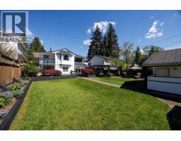895 E 12TH STREET, North Vancouver, British Columbia