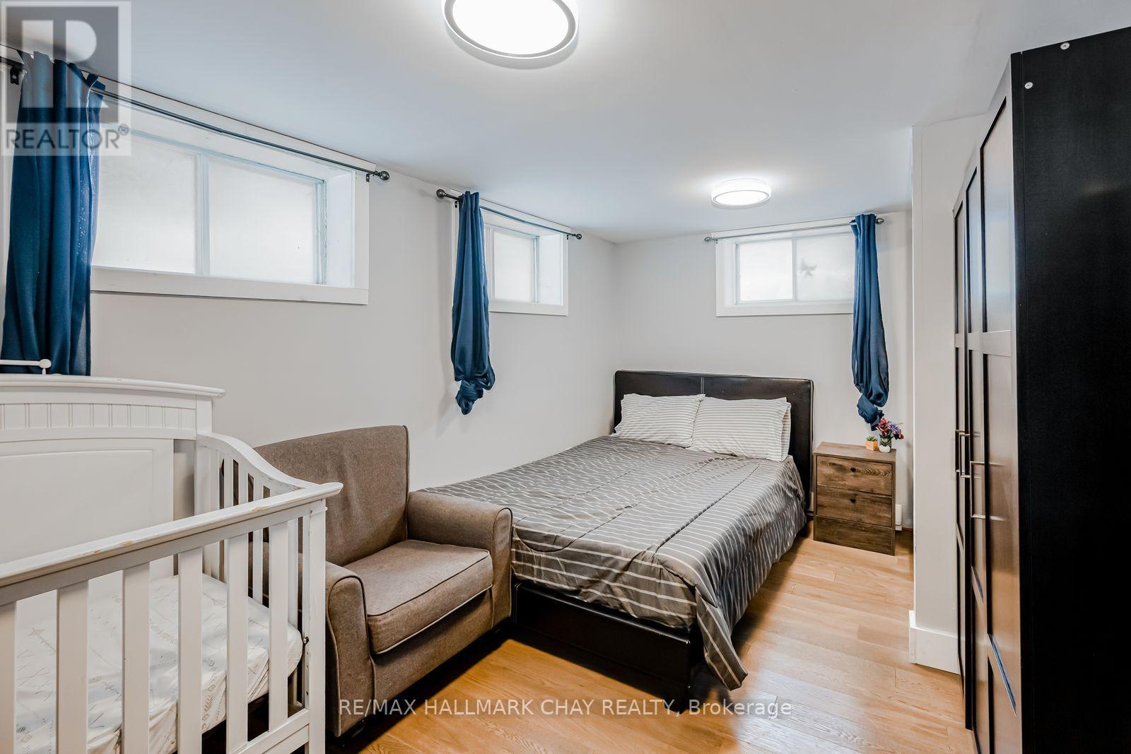 17 Walker Avenue, Orillia, Ontario  L3V 6G8 - Photo 13 - S12840246