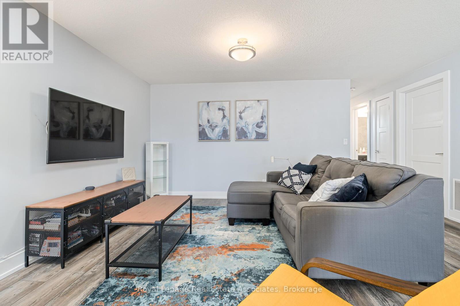 102 - 17 Centre Street, Orangeville, Ontario  L9W 7S6 - Photo 12 - W12699928