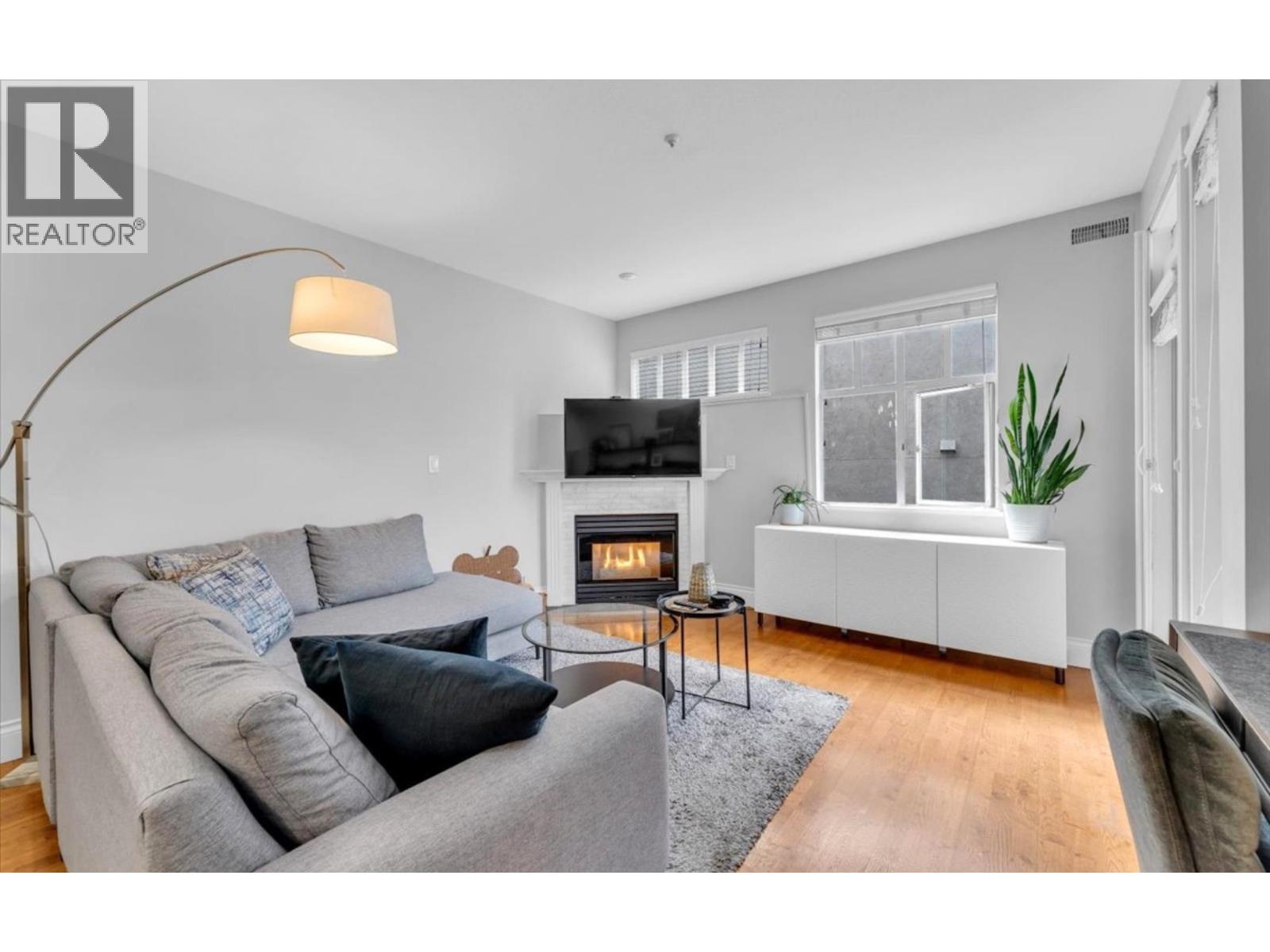 303 2525 Quebec Street, Vancouver, British Columbia  V5T 4R5 - Photo 4 - R3116086