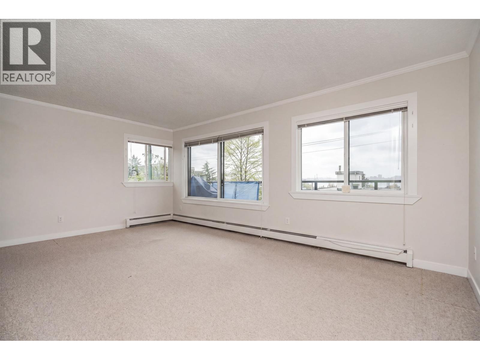 309 240 Mahon Avenue, North Vancouver, British Columbia  V7M 3H4 - Photo 14 - R3116092