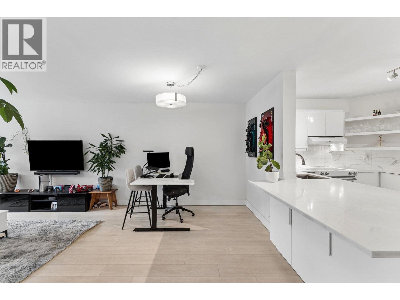 905 2024 Fullerton Avenue, North Vancouver, British Columbia  V7P 3G4 - Photo 6 - R3116095