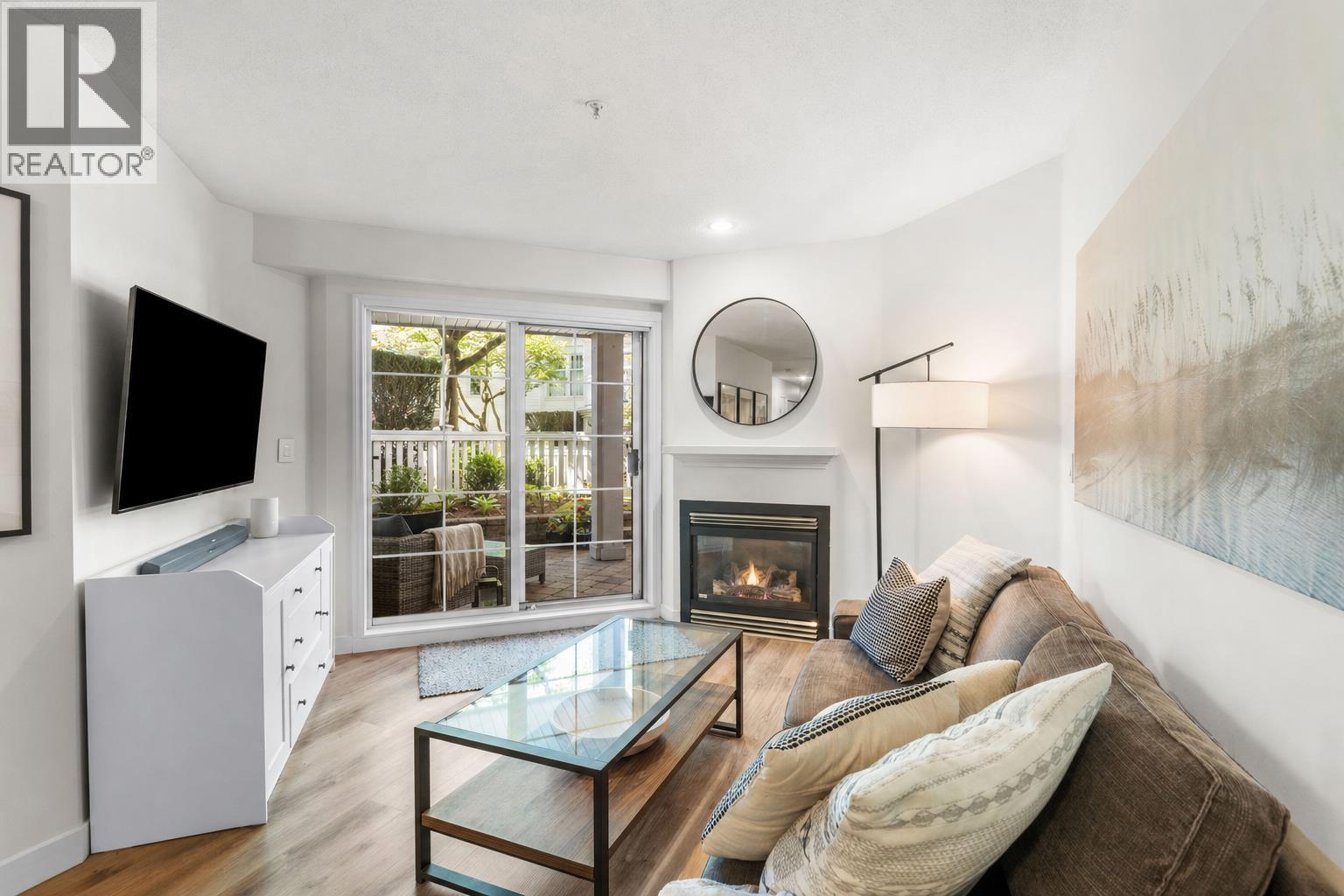 113 147 E 1st Street, North Vancouver, British Columbia  V7L 1B2 - Photo 2 - R3116109