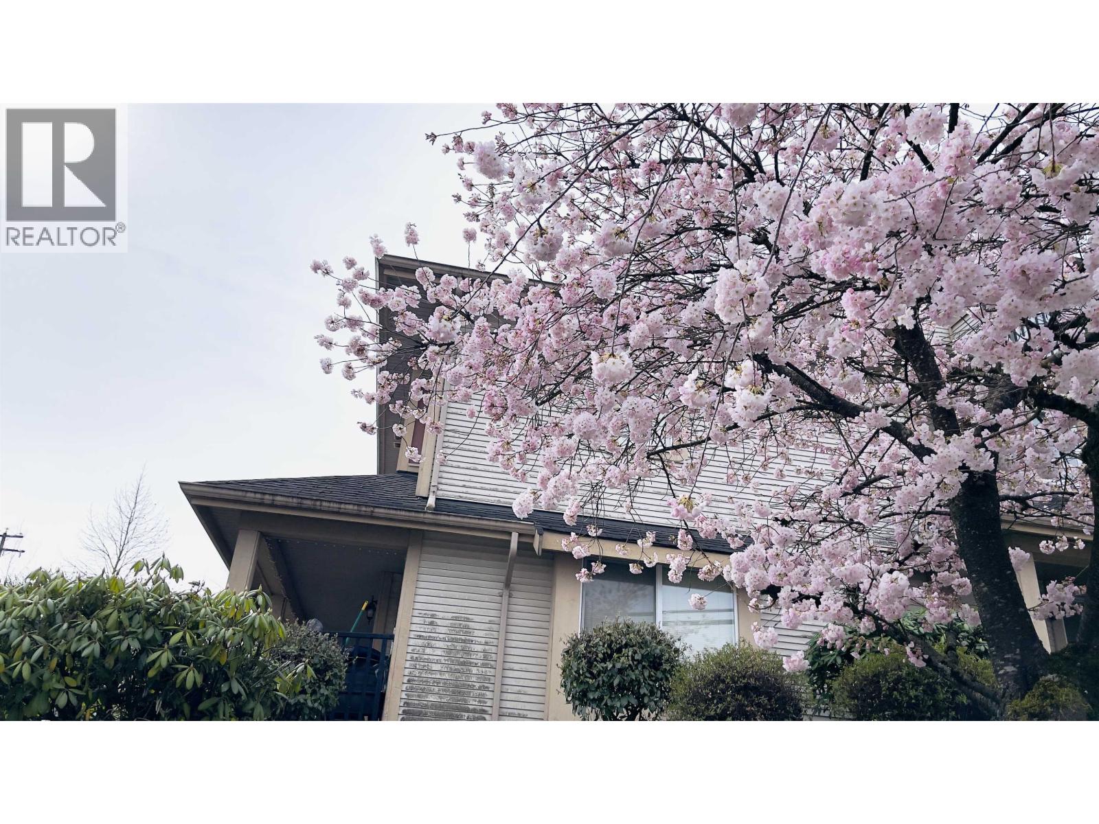 5 6481 Elgin Avenue, Burnaby, British Columbia  V5H 3S5 - Photo 2 - R3116121