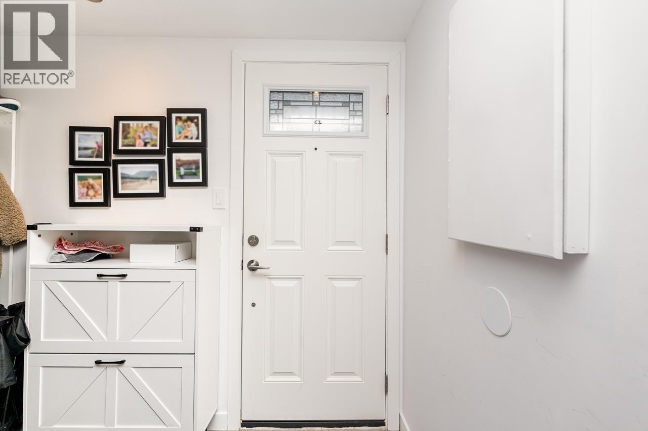 22 9151 Forest Grove Drive, Burnaby, British Columbia  V5A 3Z5 - Photo 5 - R3116133