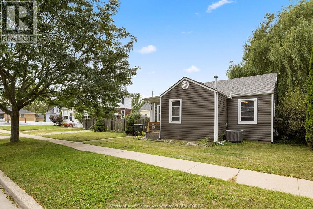 300 King, Amherstburg, Ontario  N9V 2C6 - Photo 3 - 26009324