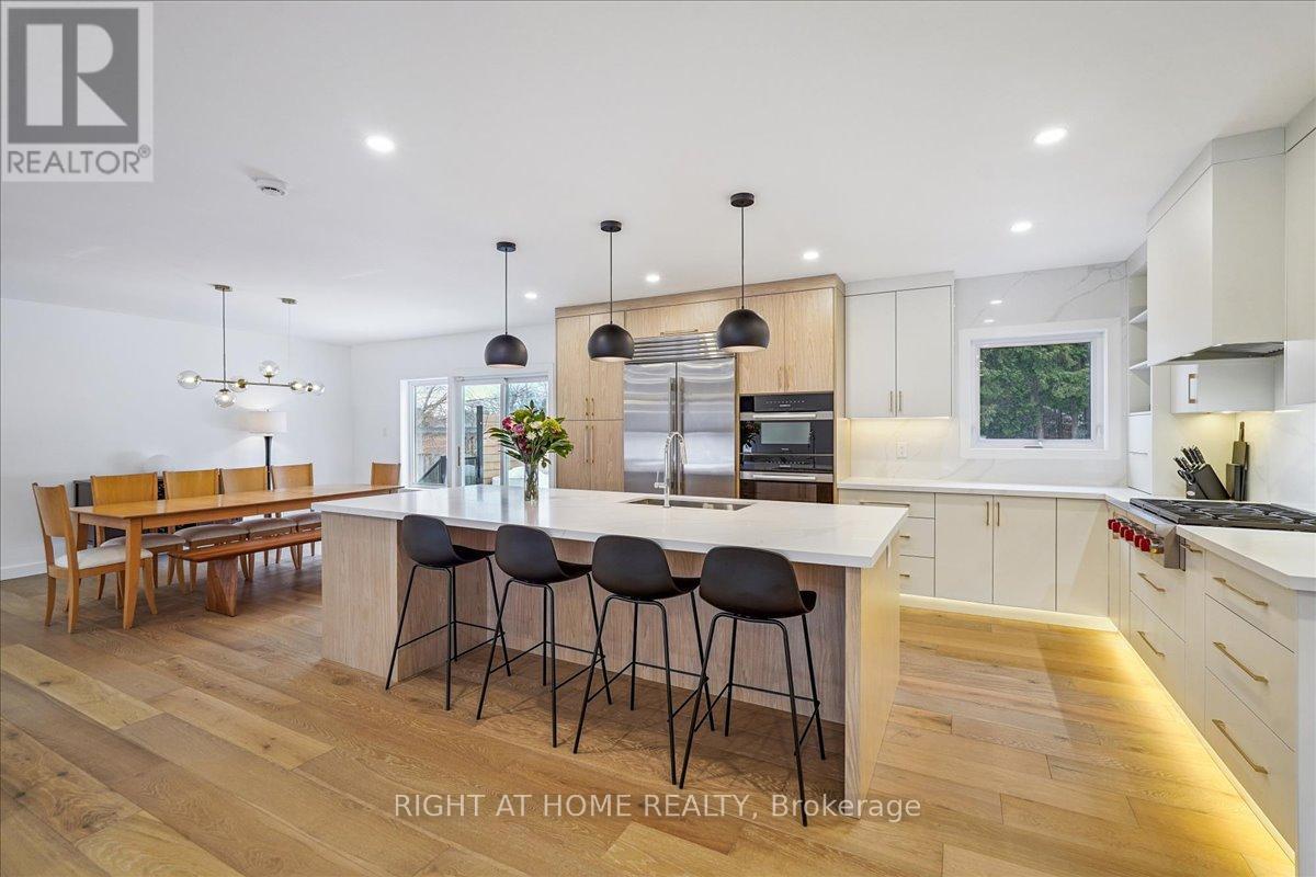 2090 Stonehouse Crescent, Mississauga, Ontario  L5H 3J1 - Photo 2 - W12874118